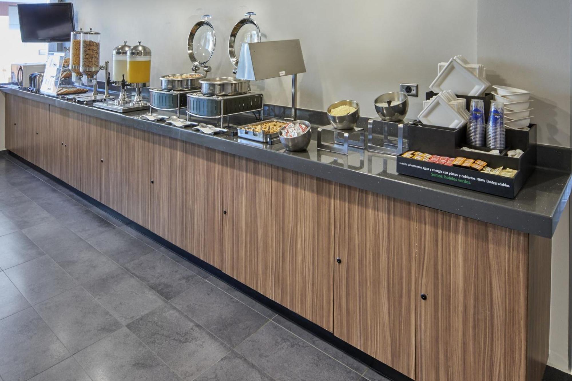 City Express By Marriott كيداد فيكتوريا المظهر الخارجي الصورة