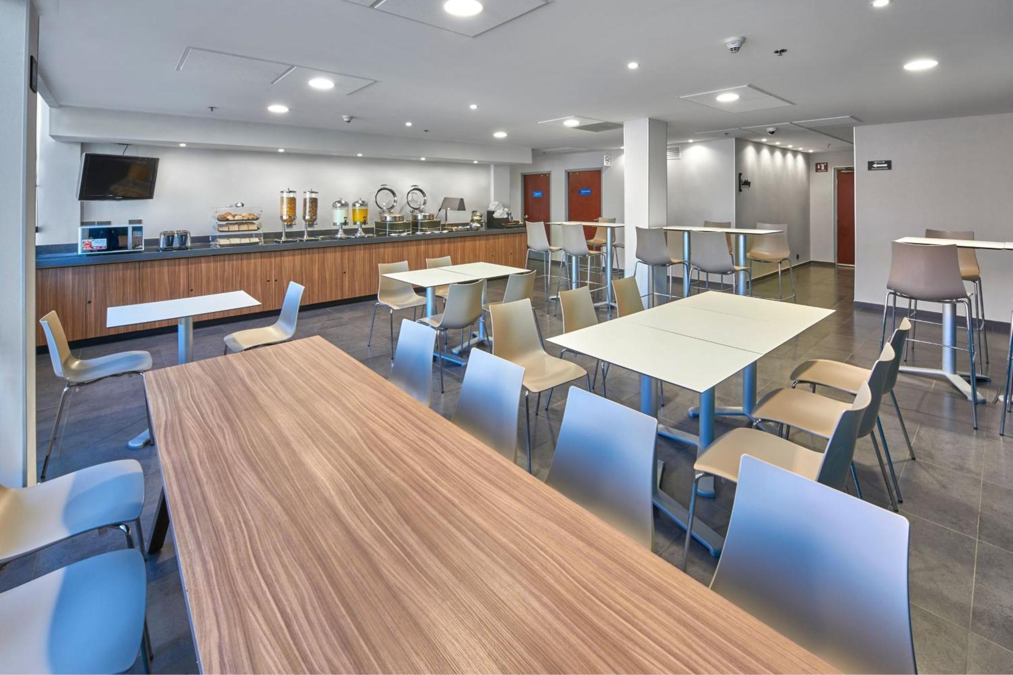 City Express By Marriott كيداد فيكتوريا المظهر الخارجي الصورة